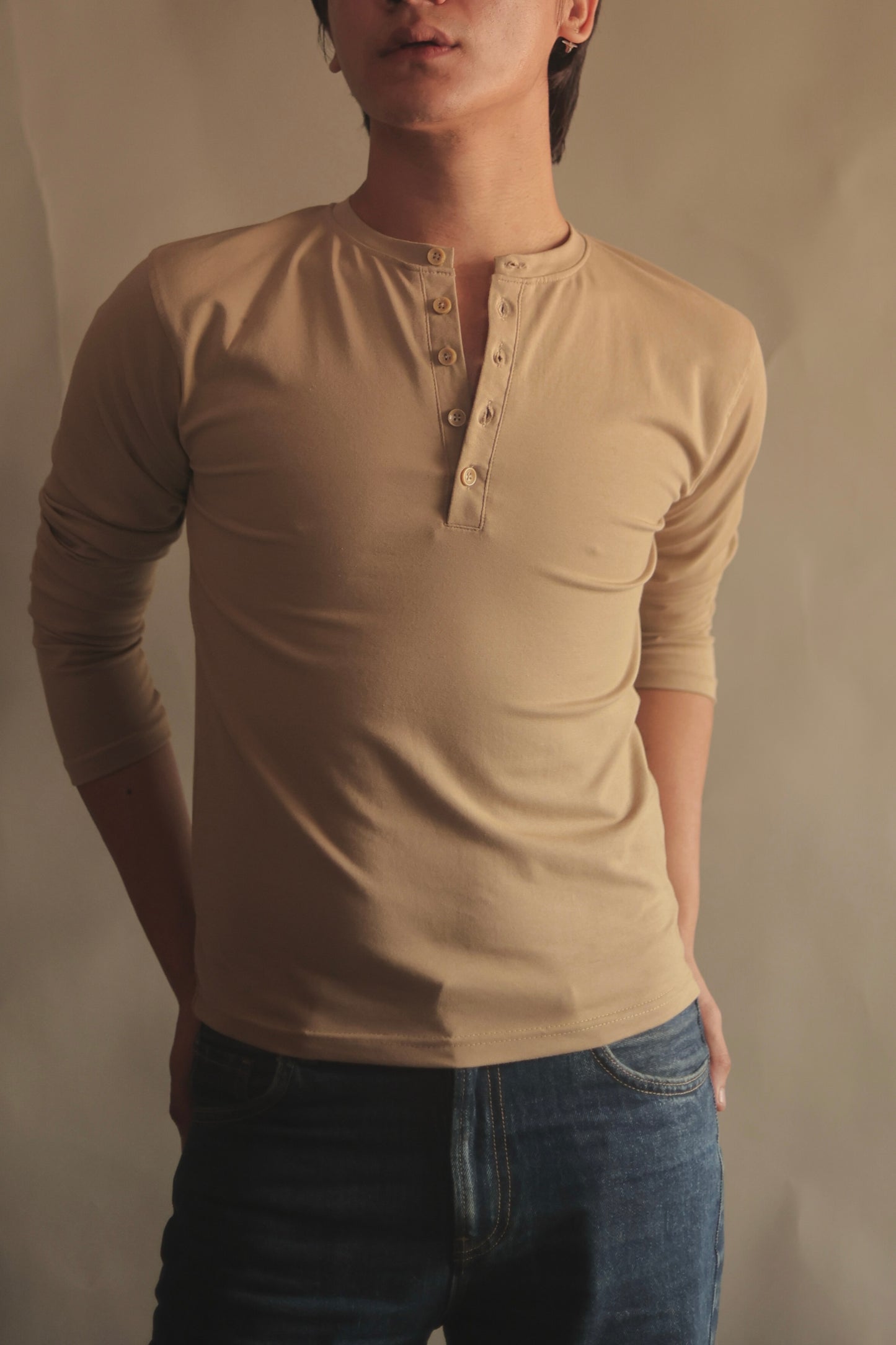 ETHEREAL SLIM FULL SLEEVES HENLEY / BEIGH