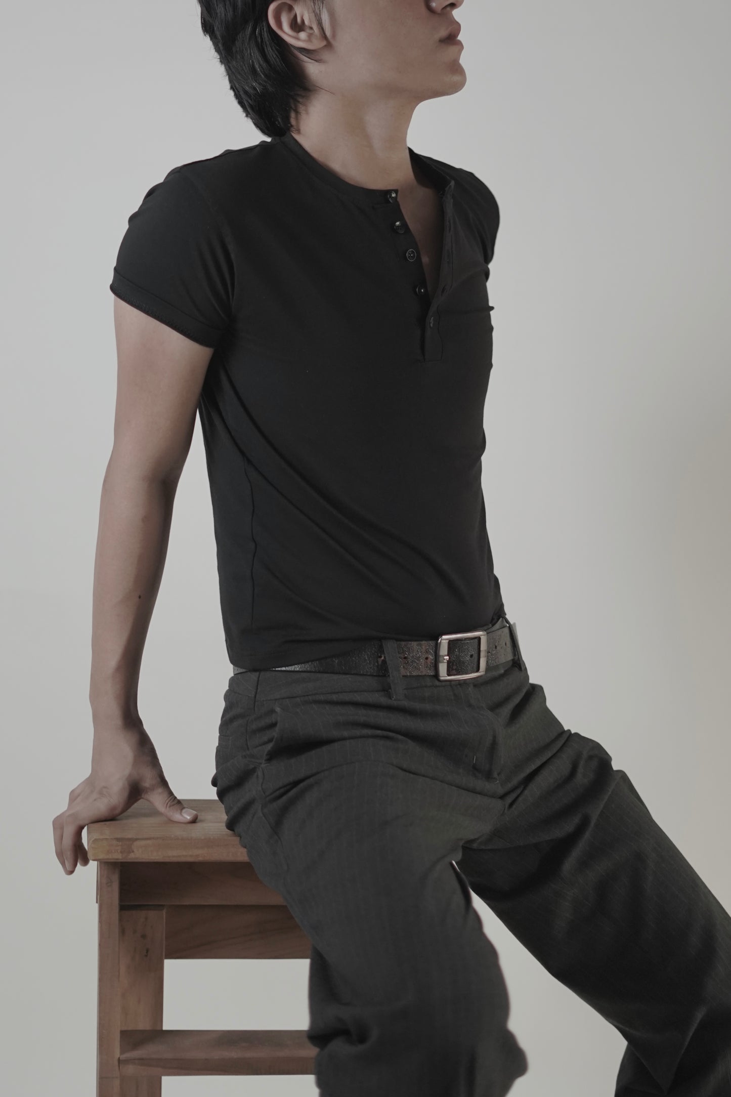 ETHEREAL SLIM CROPPED HALF SLEEVES HENLEY/ BLACK