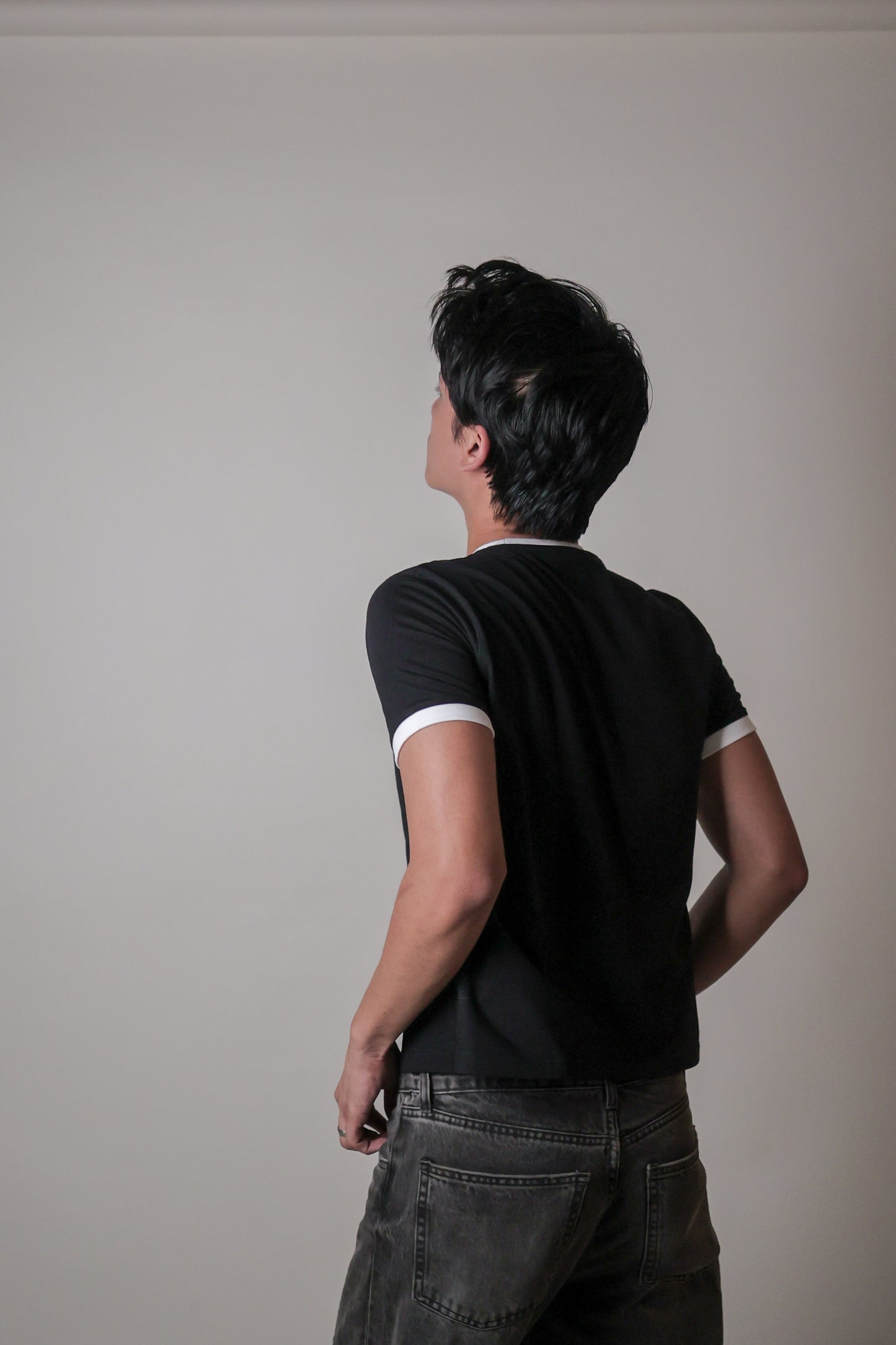STOCKHOLM CROPPED RINGER TEE / BLACK